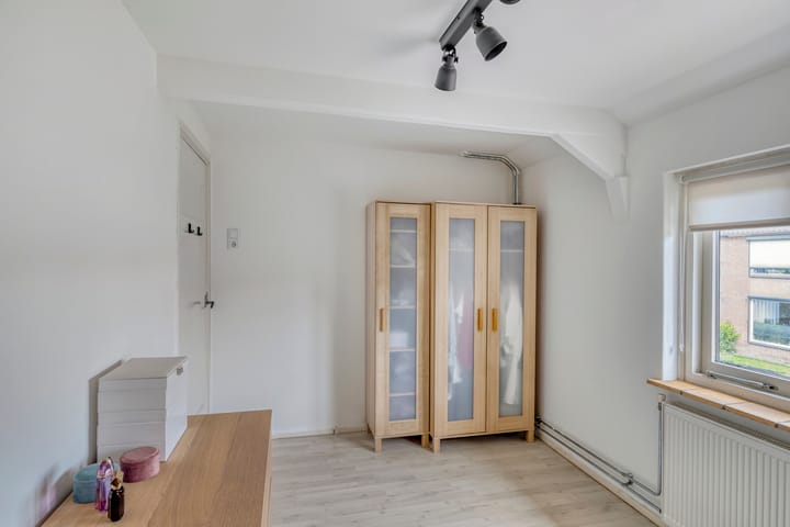 Foto 18 van van Ambestraat 5