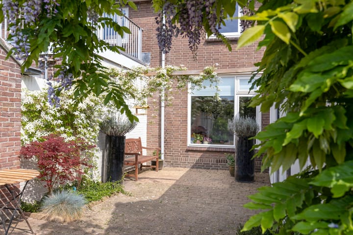 Foto 22 van van Ambestraat 5