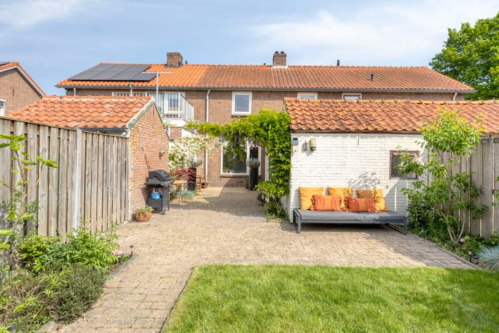 Foto 25 van van Ambestraat 5