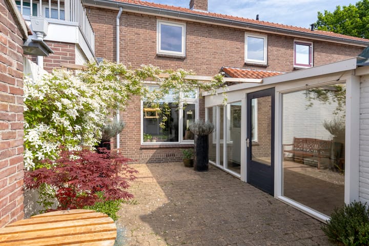 Foto 26 van van Ambestraat 5