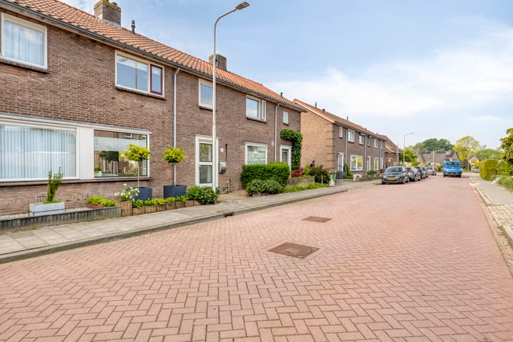 Foto 28 van van Ambestraat 5