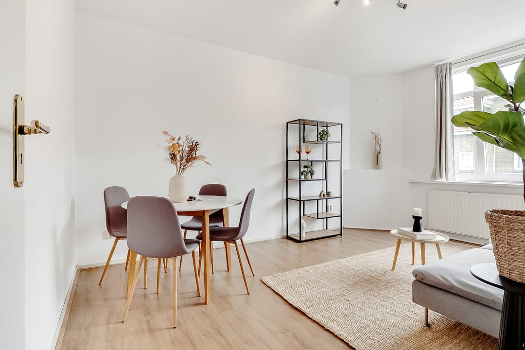 Foto 7 van Laan van Nieuw-Guinea 44-BS