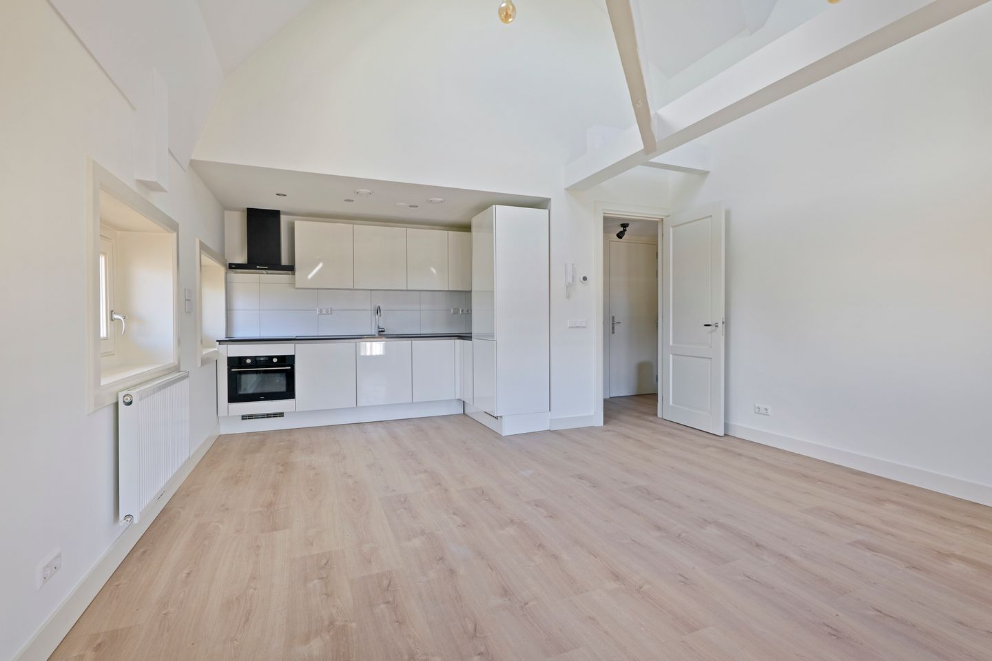 Photo 4 of Reinier Claeszenstraat 75-4