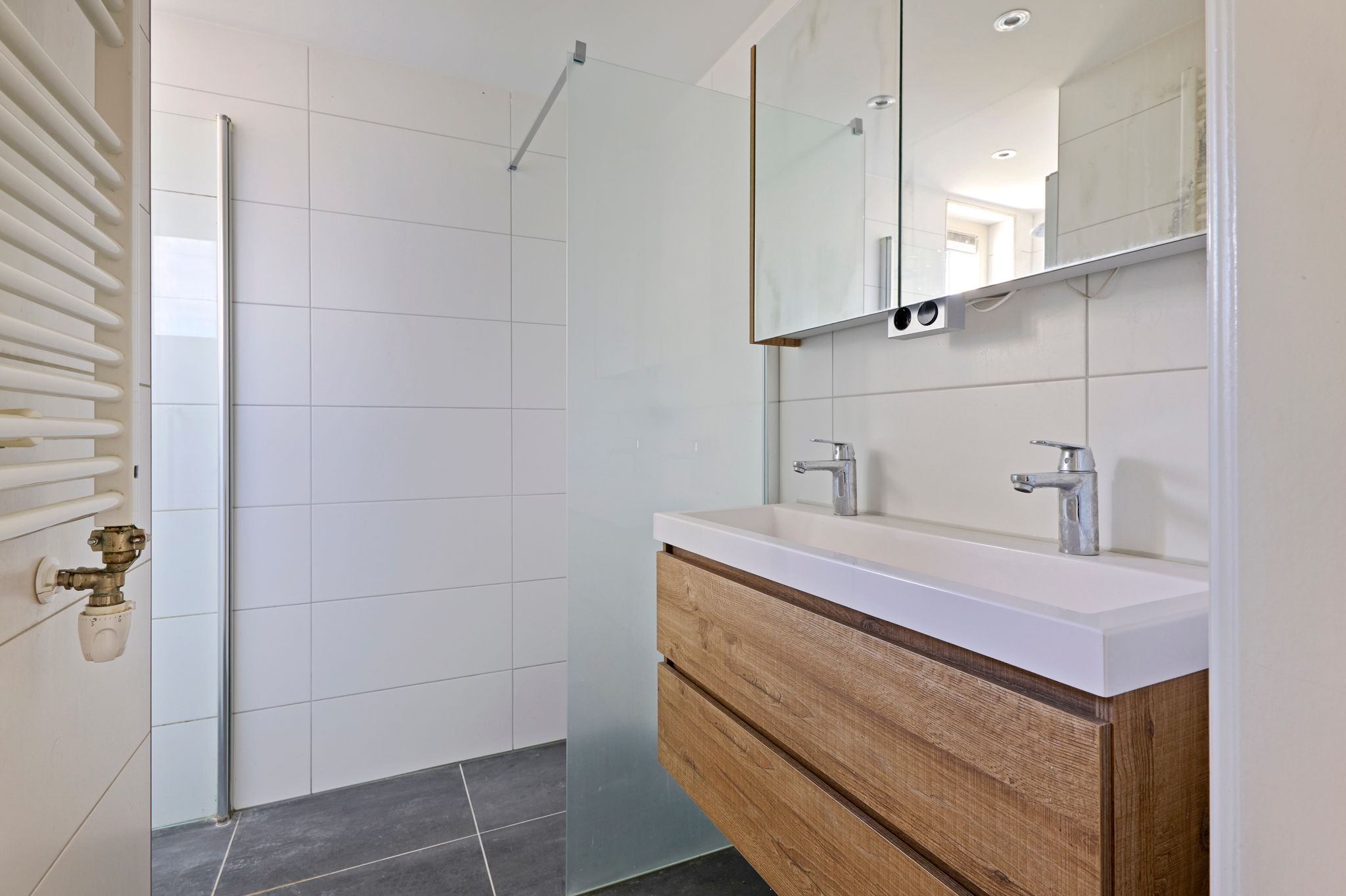 Photo 18 of Reinier Claeszenstraat 75-4