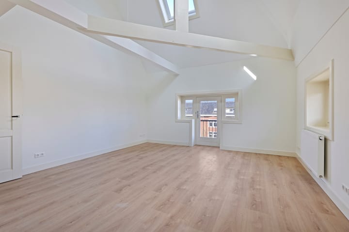 Photo 3 of Reinier Claeszenstraat 75-4