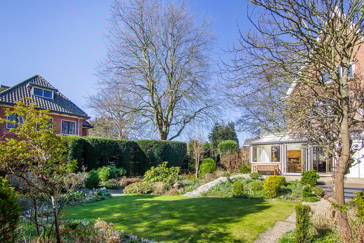 Foto 23 van Weeresteinstraat 144