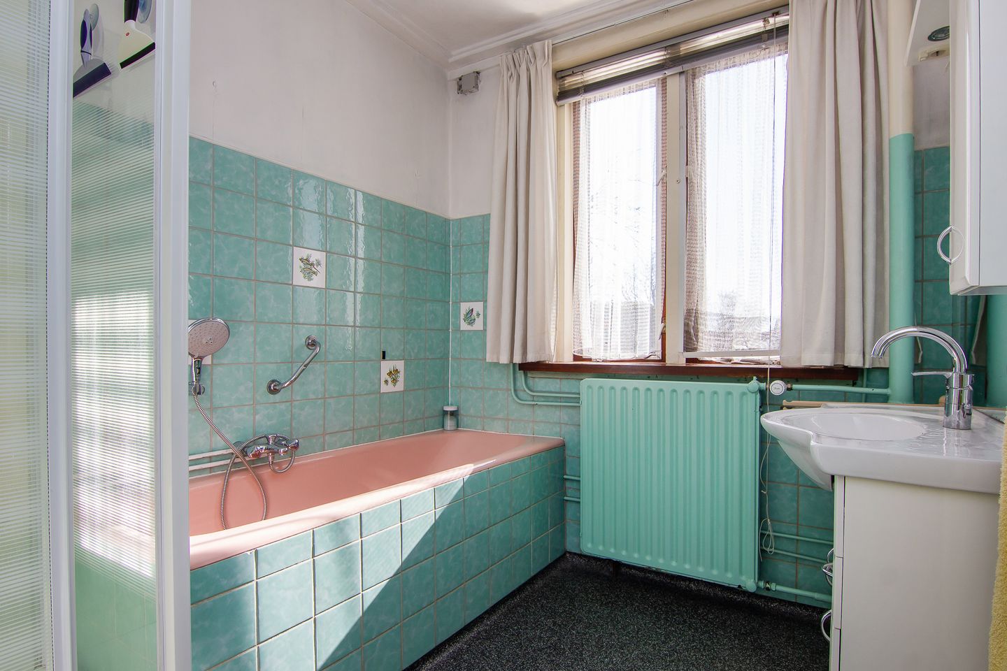Photo 29 of Weeresteinstraat 144