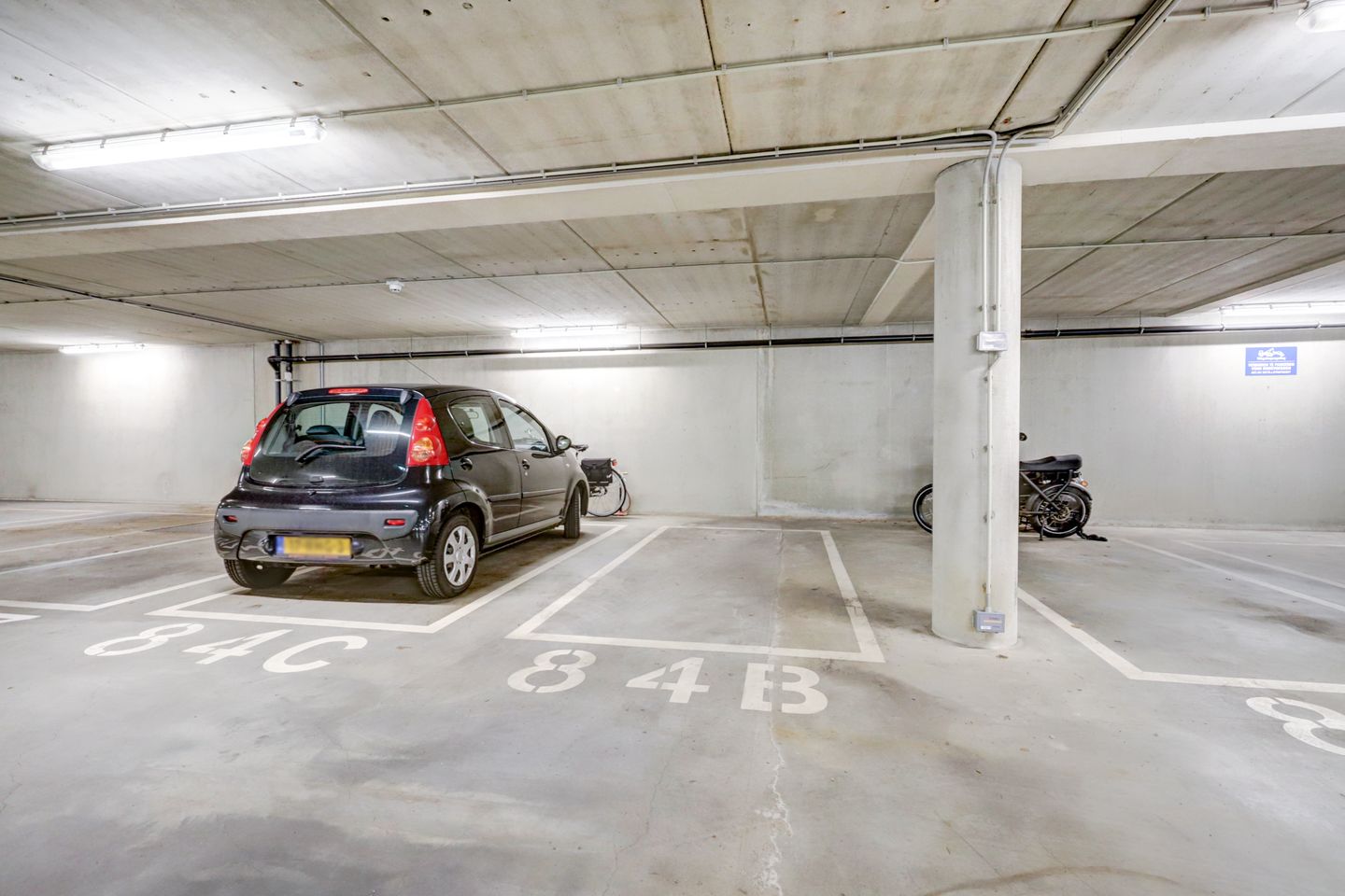 Foto 34 van Plein 1944 84-B