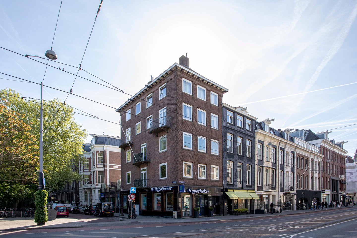 Bekijk foto 2 van Van Baerlestraat 3-2