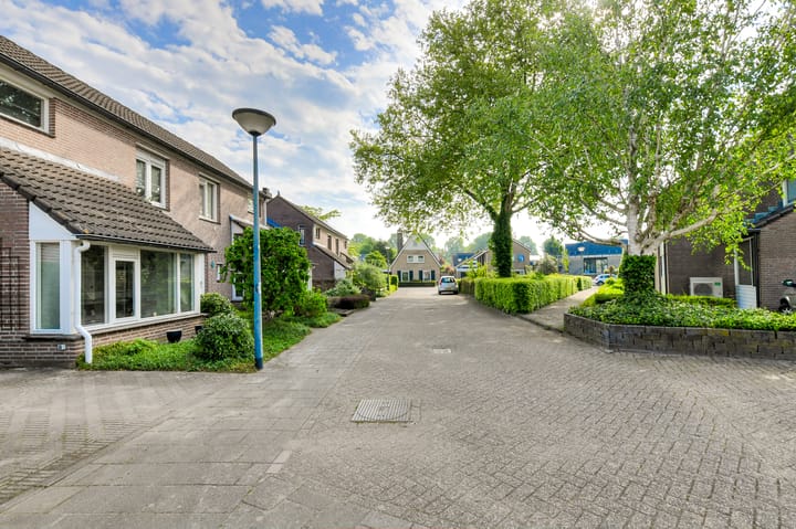 Foto 38 van Jan Tooropstraat 10