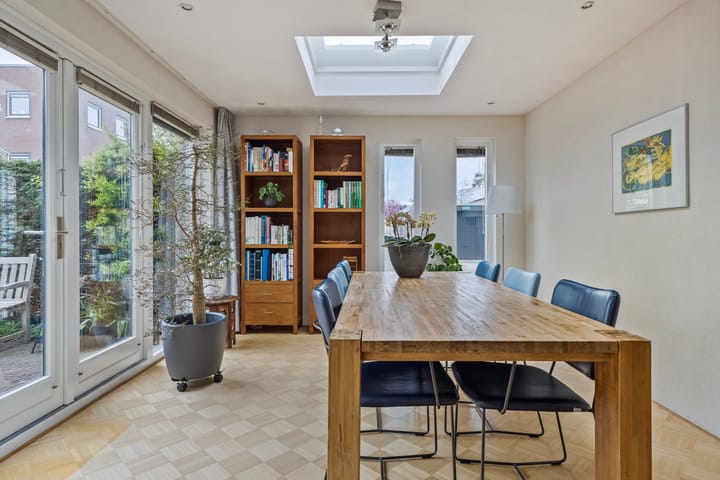 Foto 15 van Thebe 14