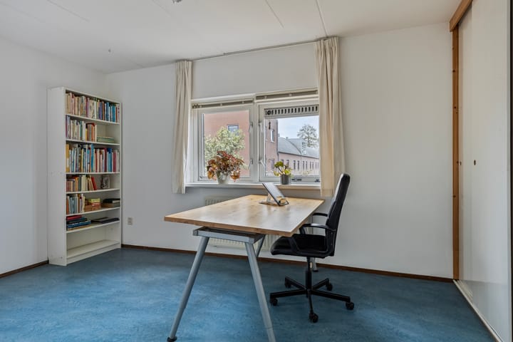 Foto 22 van Thebe 14