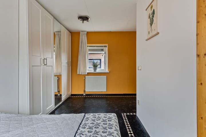 Foto 26 van Thebe 14