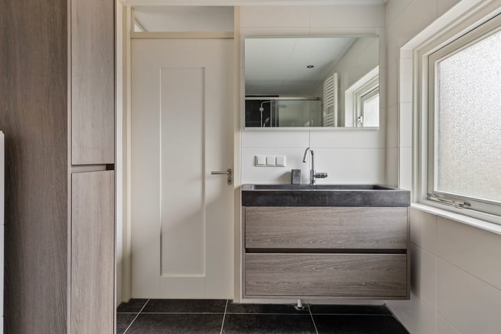 Foto 28 van Thebe 14