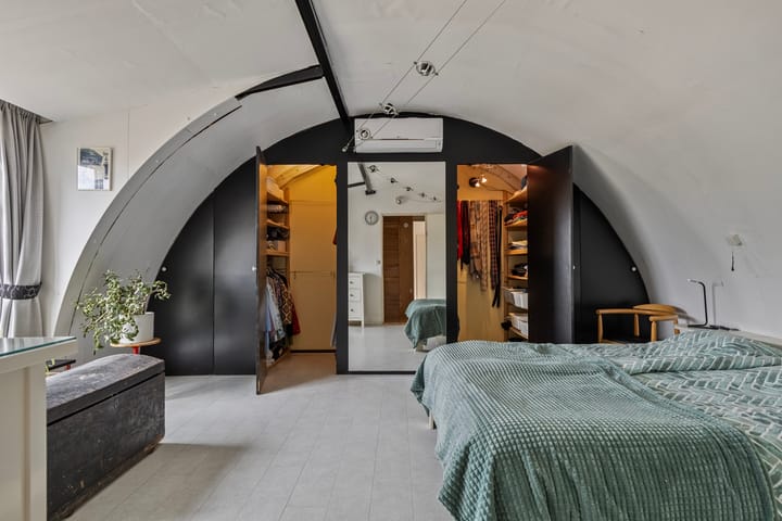 Foto 29 van Thebe 14