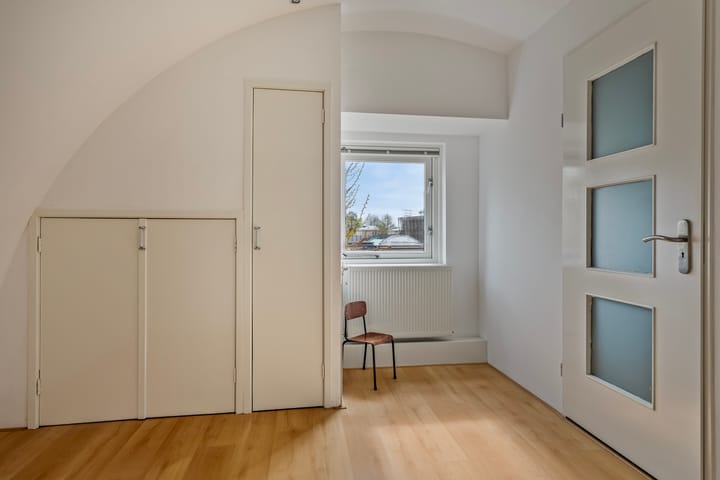 Foto 32 van Thebe 14