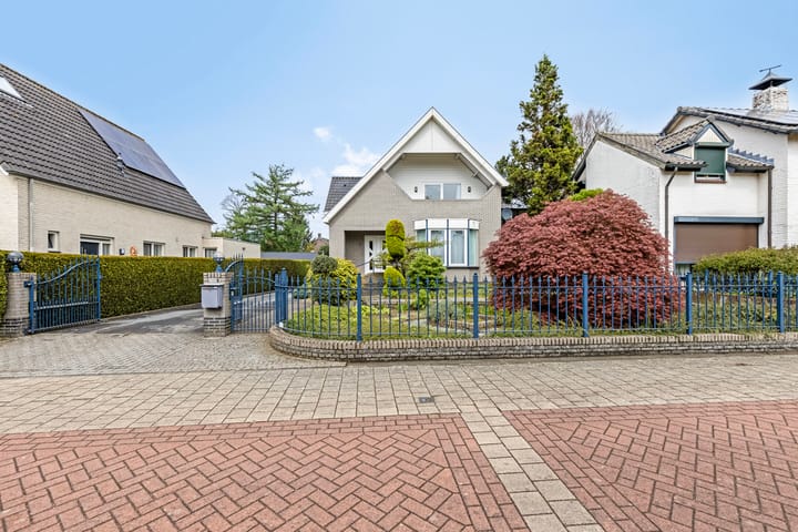 Photo 3 of Harrie Driessenstraat 7