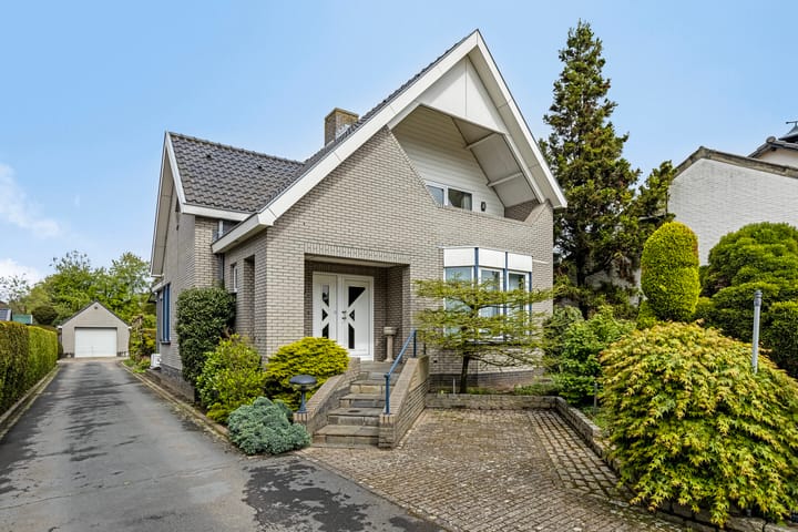 Photo 4 of Harrie Driessenstraat 7