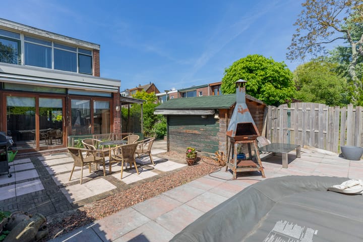 Photo 27 of Van Langendonckstraat 15