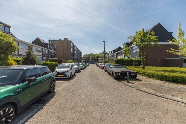 Photo 31 of Van Langendonckstraat 15