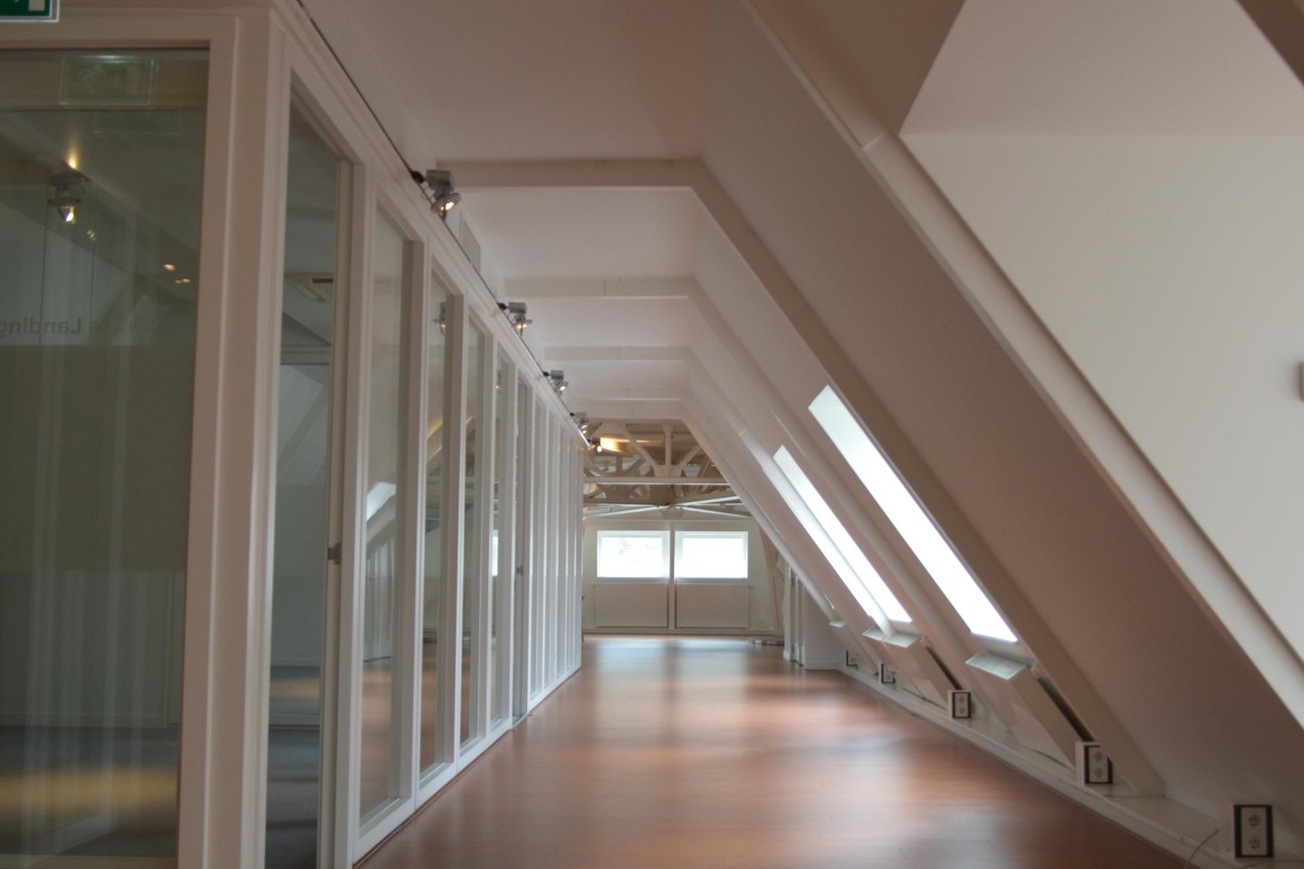 Bekijk foto 4 van Paleisstraat 1