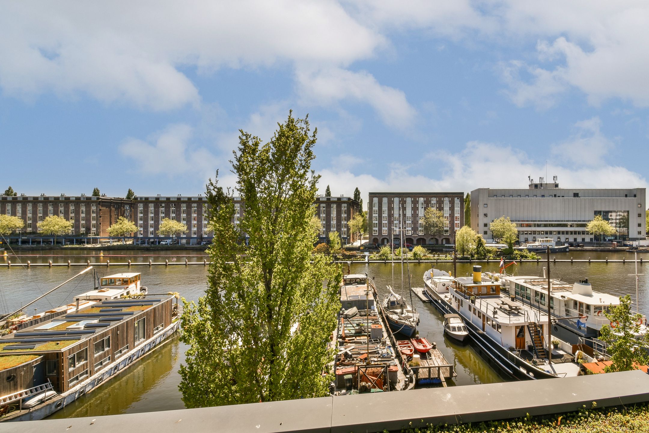 Foto 3 van Borneokade 111