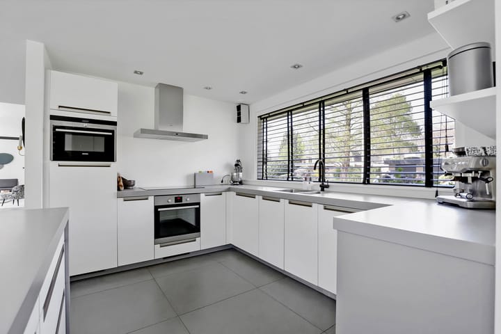 Photo 15 of Singravenlaan 16