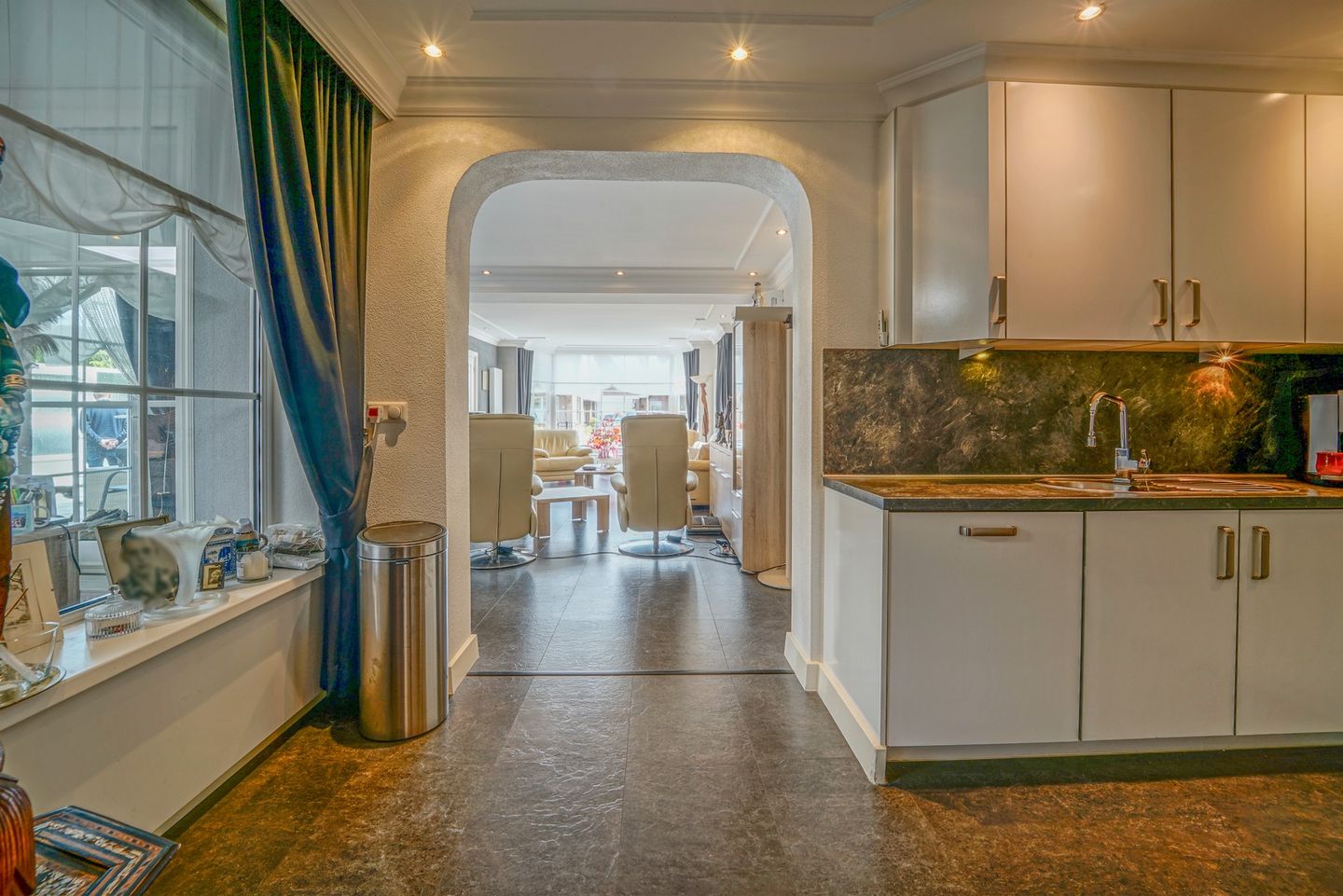 Foto 10 van Rucphensestraat 4