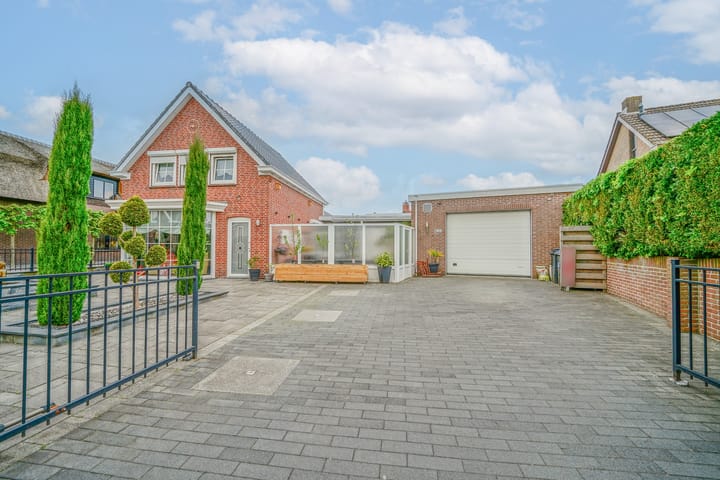 Foto 24 van Rucphensestraat 4