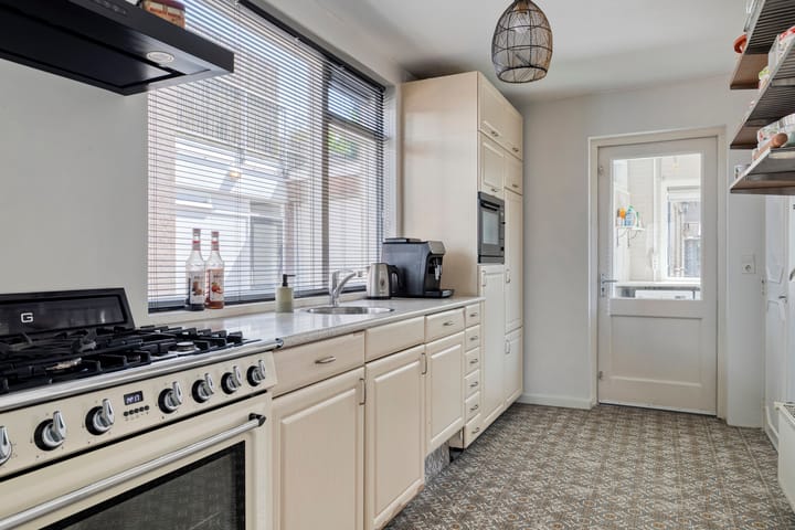 Foto 10 van Adelstraat 12-A