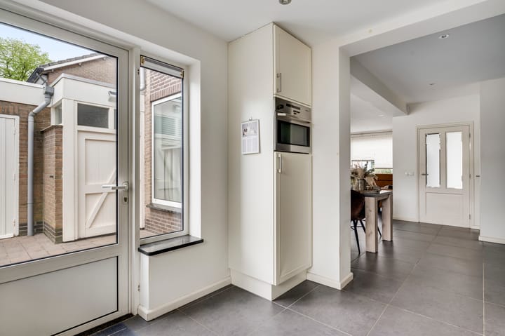 Foto 16 van Bernhardstraat 37