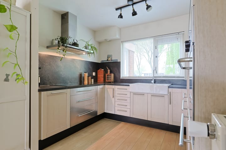 Foto 22 van Roosje Vosstraat 16