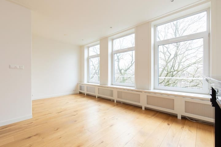 Foto 2 van Van Oldenbarneveldtplein 8-3