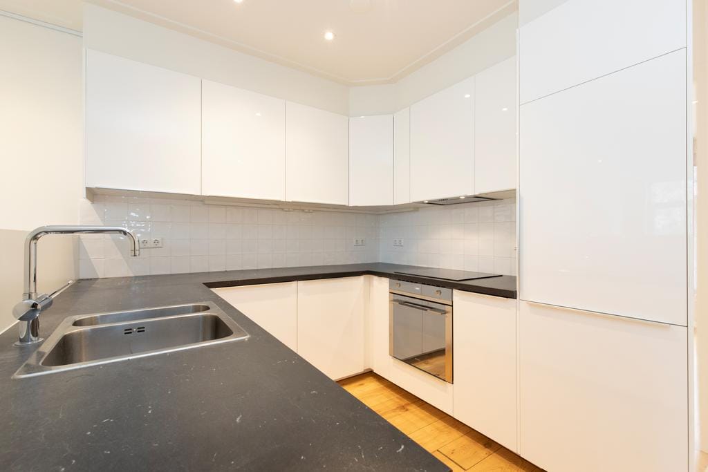 Foto 10 van Van Oldenbarneveldtplein 8-3