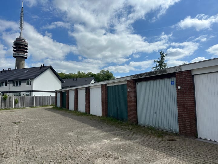 Photo 1 of Van Houtenstraat 39