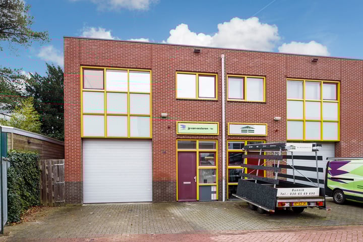 Schoudermantel 17-J, Bunnik