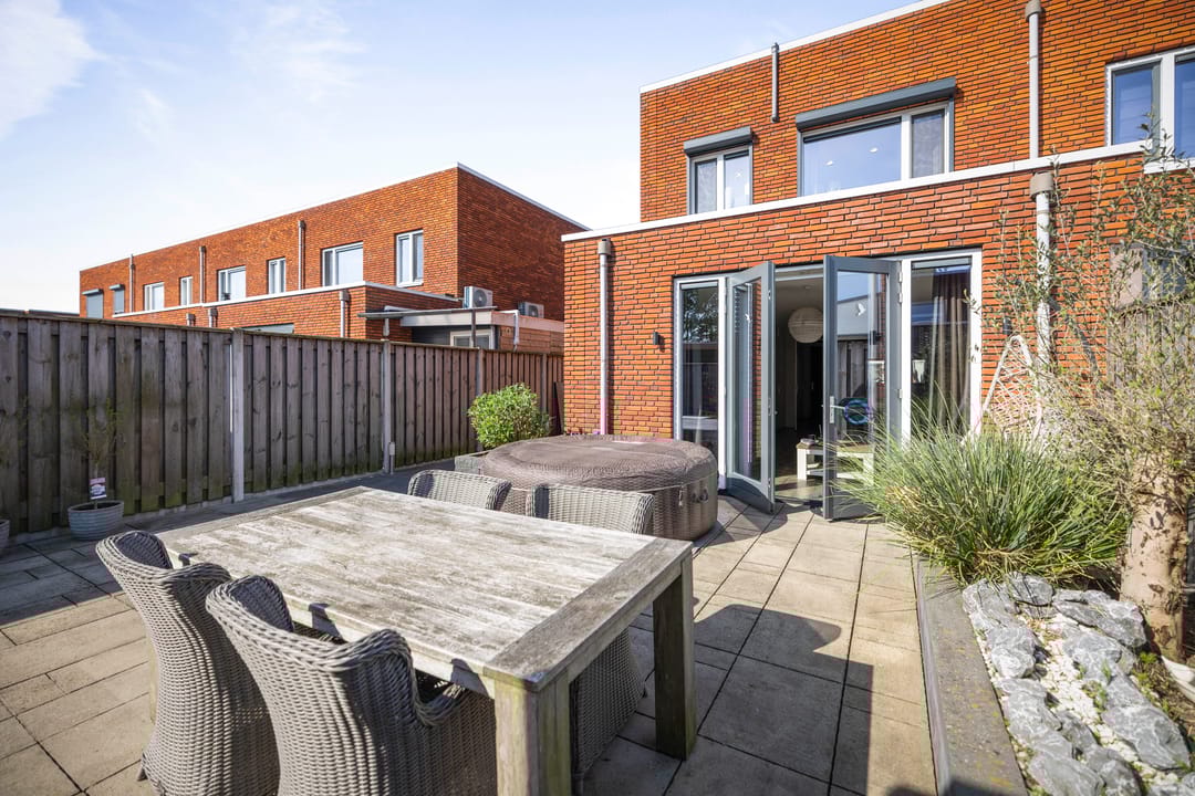 Foto 16 van Van der Willigenstraat 10