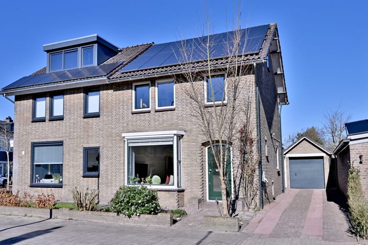 Foto 1 van Evertsstraat 1