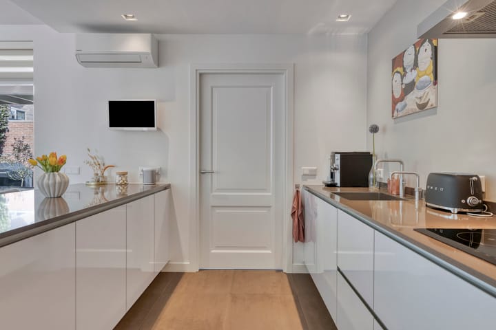 Foto 16 van Einthovenstraat 8