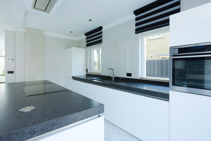 Foto 10 van Schipholweg 411