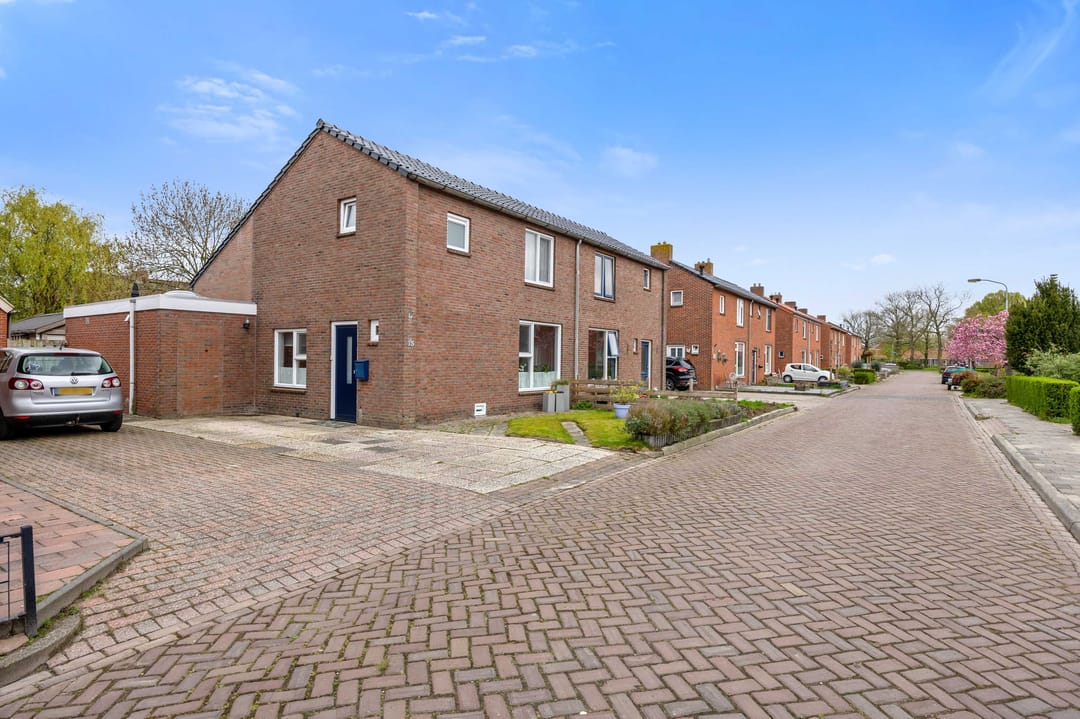 Photo 2 of Wilhelminalaan 15