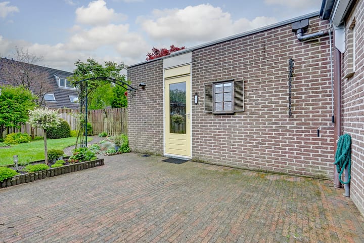 Foto 25 van Golda Meirsingel 15