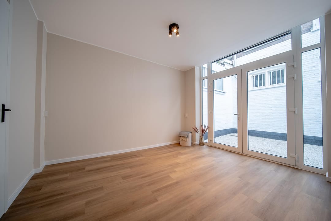 Photo 17 of Witte de Withstraat 20