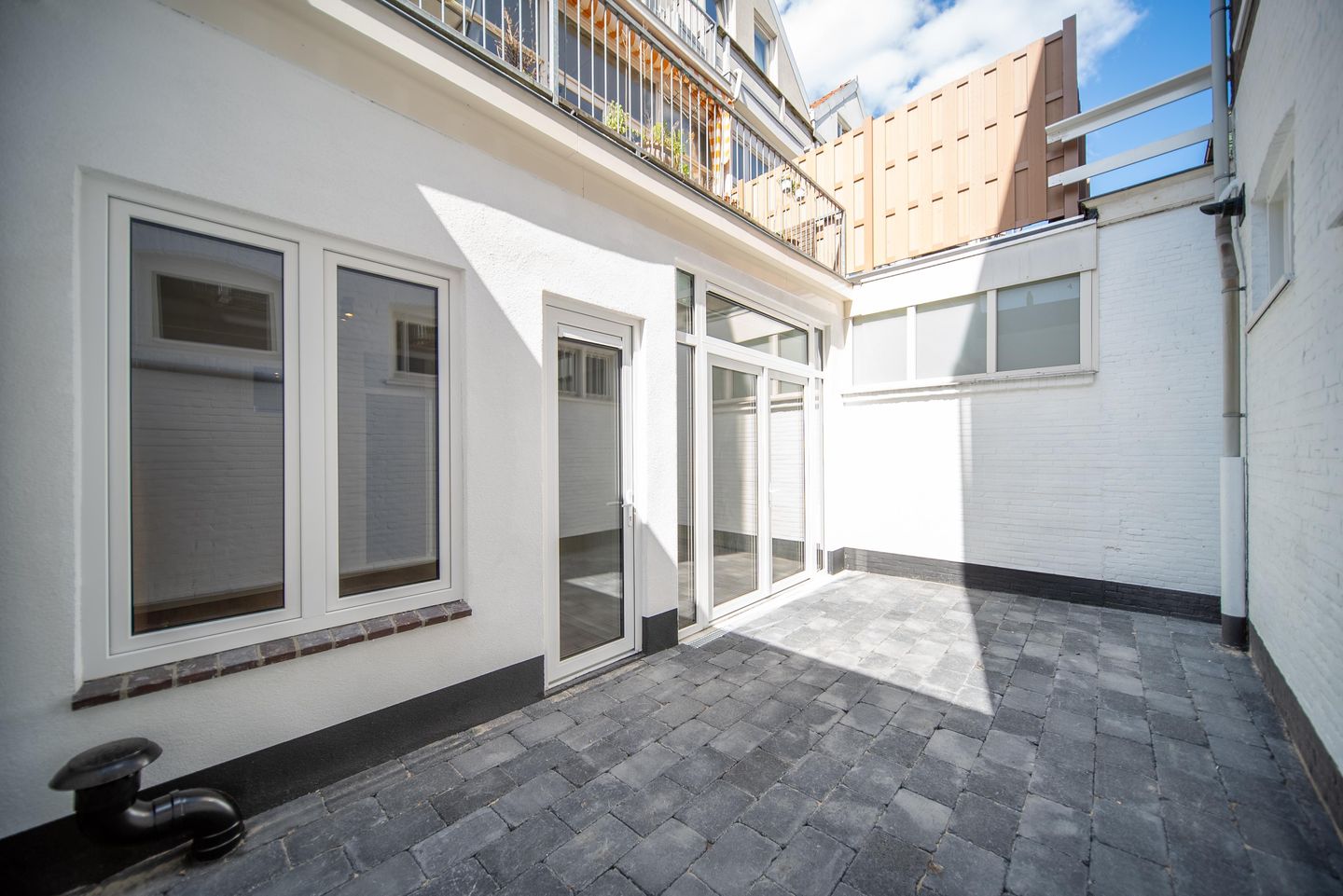 Photo 20 of Witte de Withstraat 20