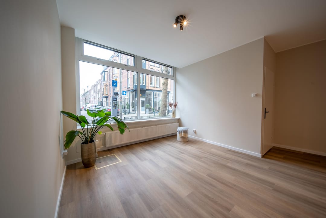 Photo 16 of Witte de Withstraat 20