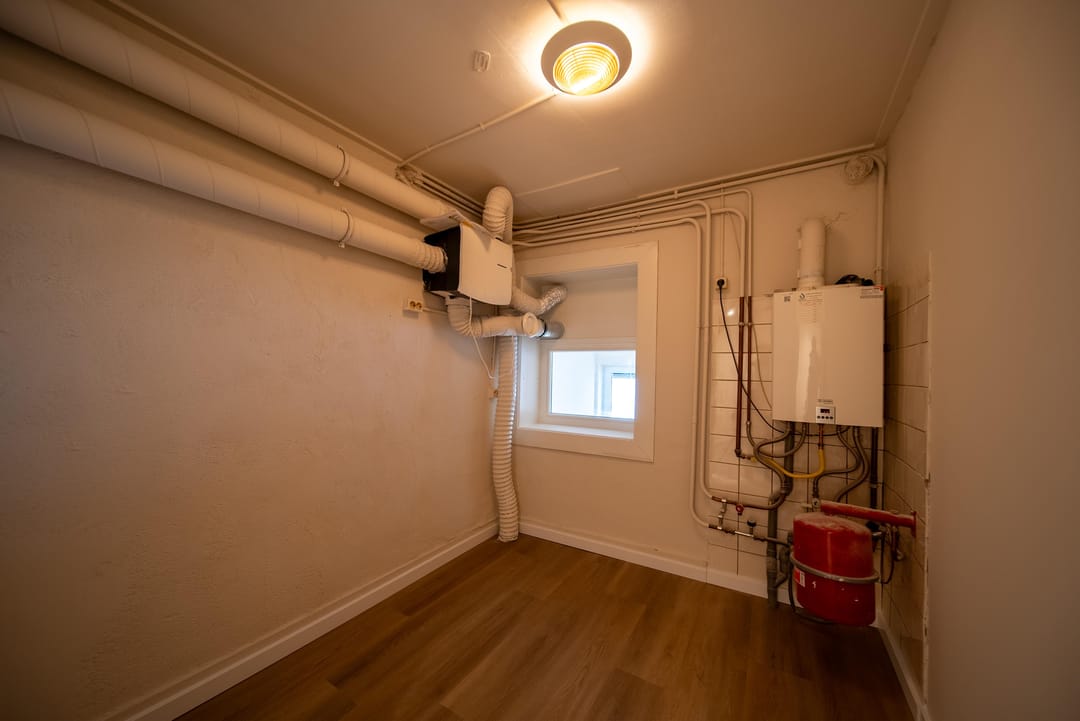 Photo 32 of Witte de Withstraat 20