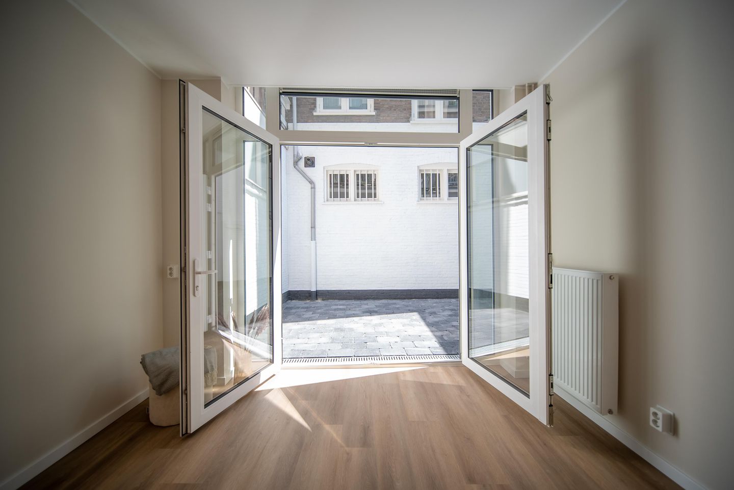 Photo 19 of Witte de Withstraat 20