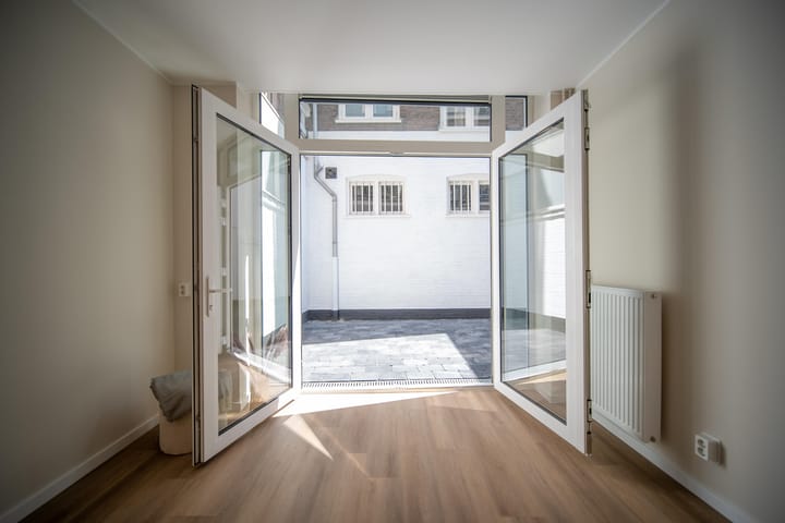 Foto 19 van Witte de Withstraat 20