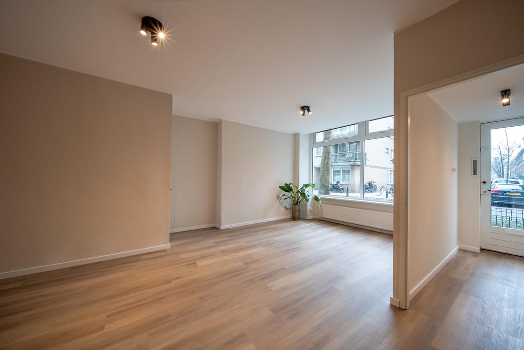 Photo 11 of Witte de Withstraat 20