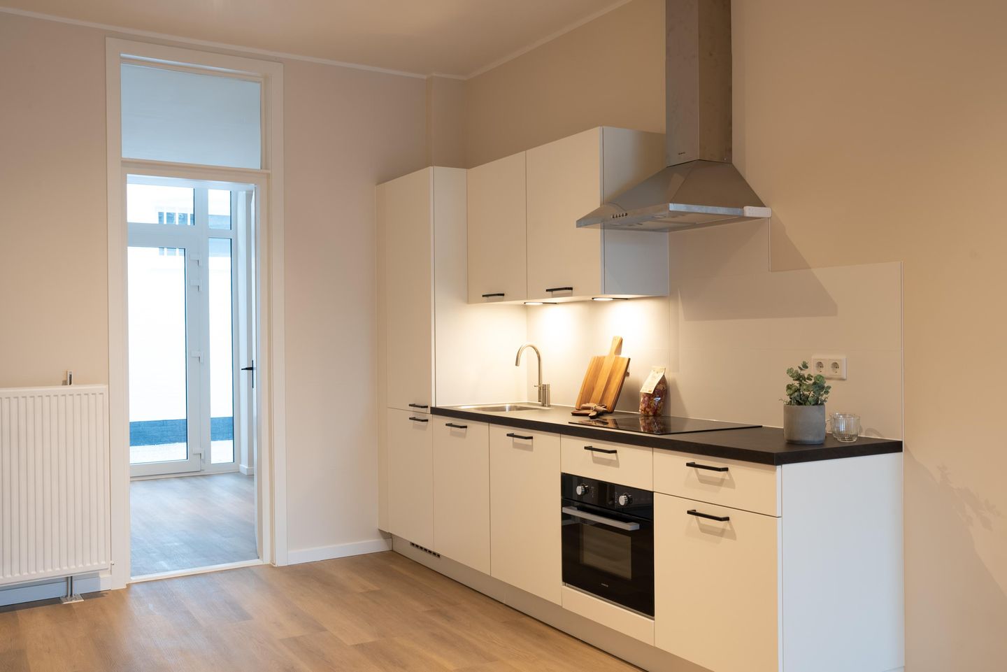 Photo 4 of Witte de Withstraat 20